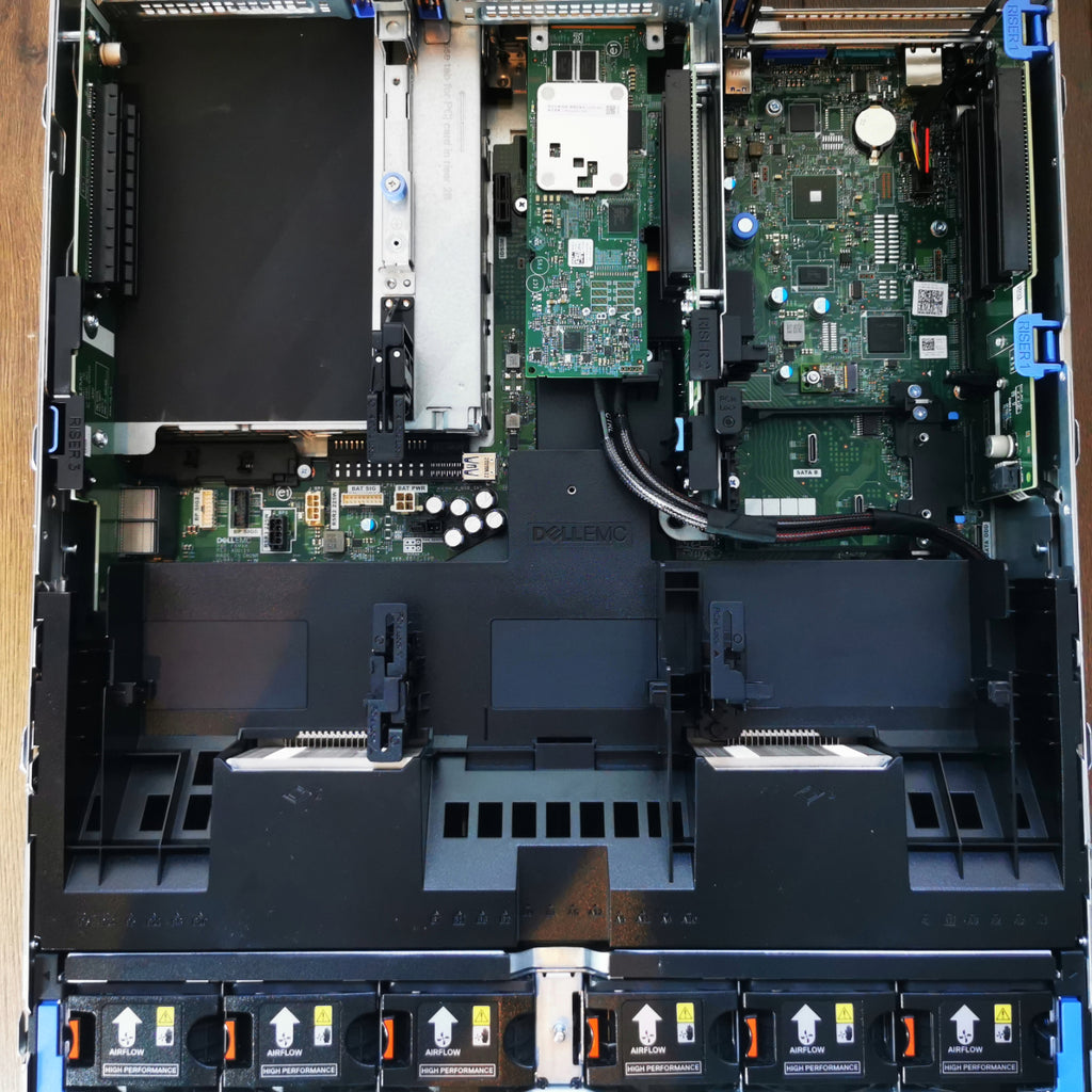 Dell R740 / 2x 20 Core 6138 / 32GB / 16SFF